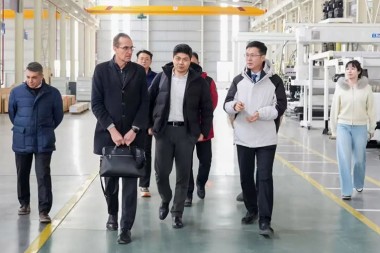 Współpracuj na rzecz rozwoju, współpracuj globalnie – dyrektor generalny Piovan Global odwiedza Jwell Machinery